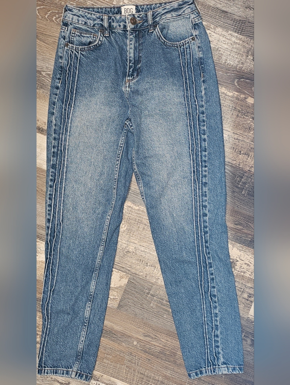 BDG Urban Outfitters High Rise Straight Leg Light Wash Side Seam Detail Sz 27